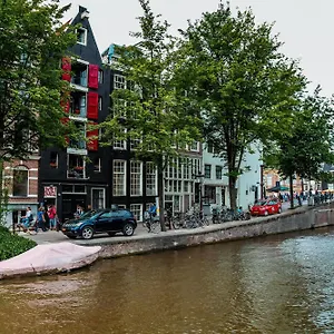 Hostel Downtown Canal View